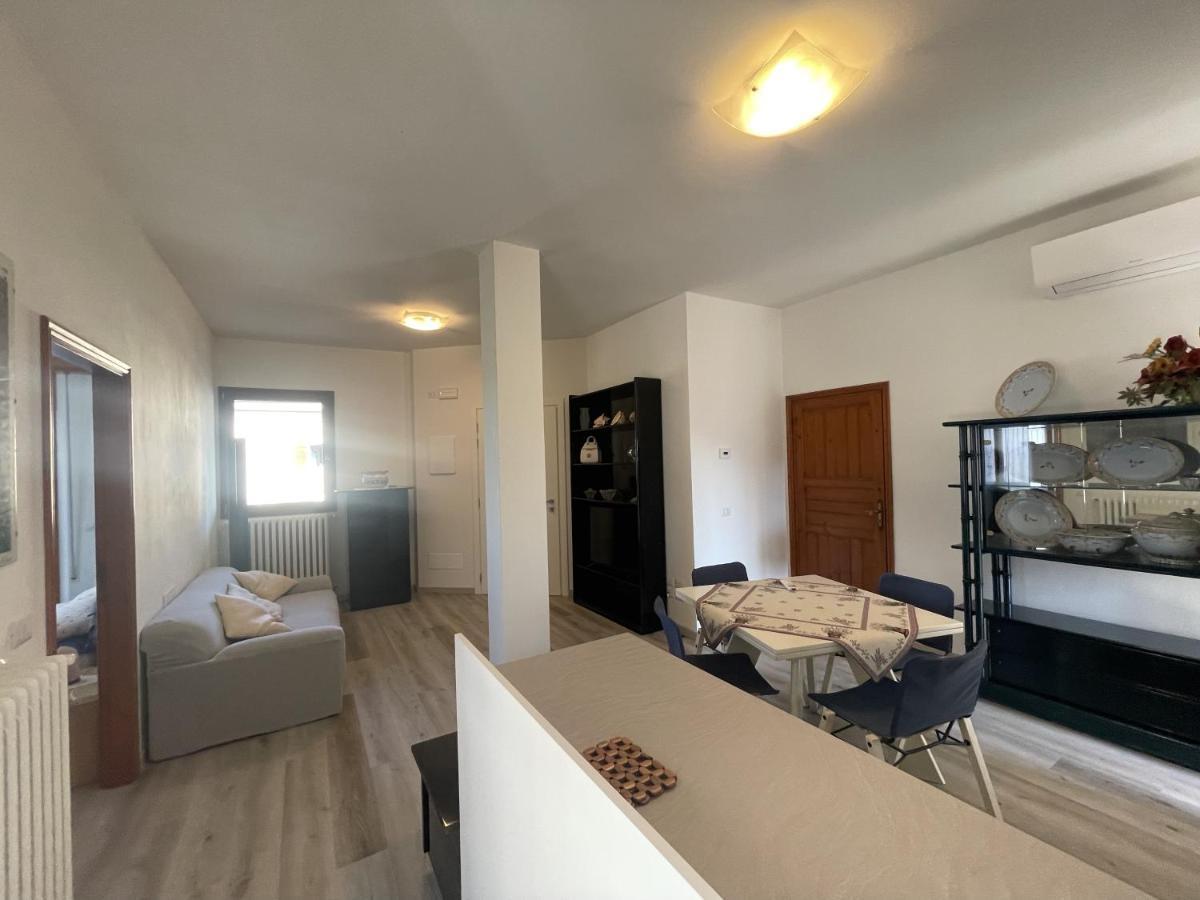 Oasi Di Relax Apartment Santa Maria di Scacciano Bagian luar foto