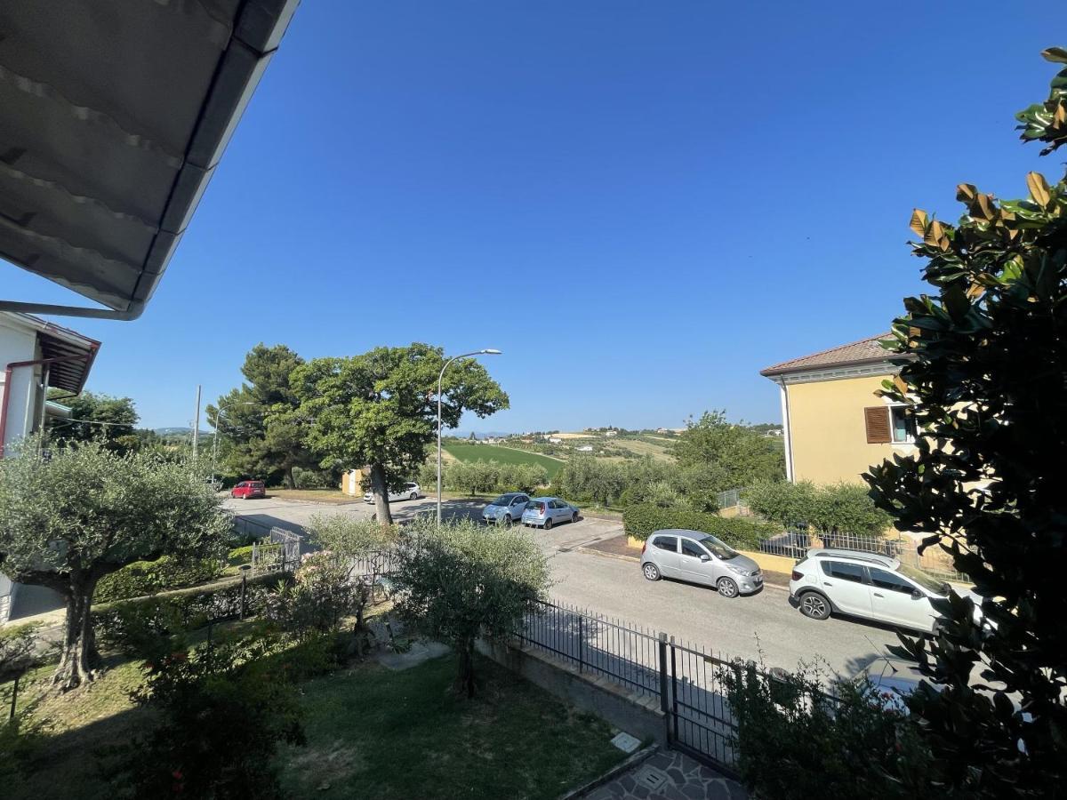 Oasi Di Relax Apartment Santa Maria di Scacciano Bagian luar foto